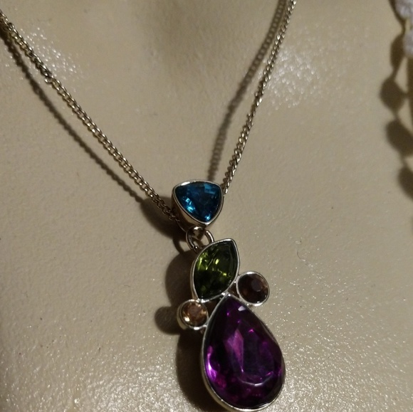 Earring and necklace set - Picture 6 of 6